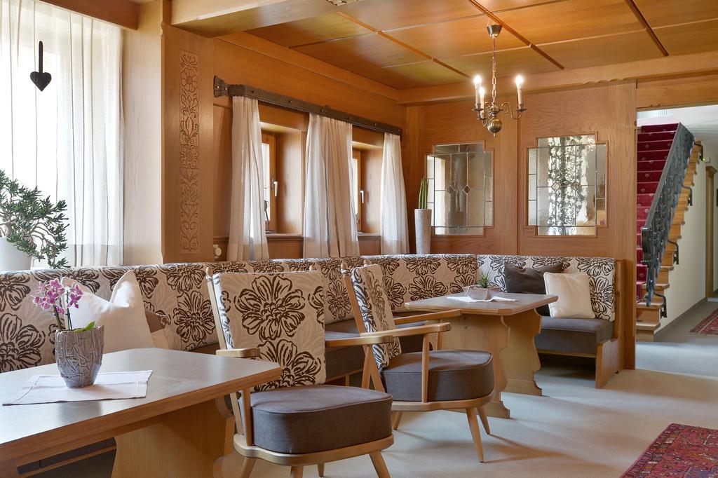 Hotel Maximilian Mayrhofen Quarto foto